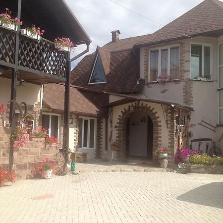 Argo Guest House Karakol Extérieur photo