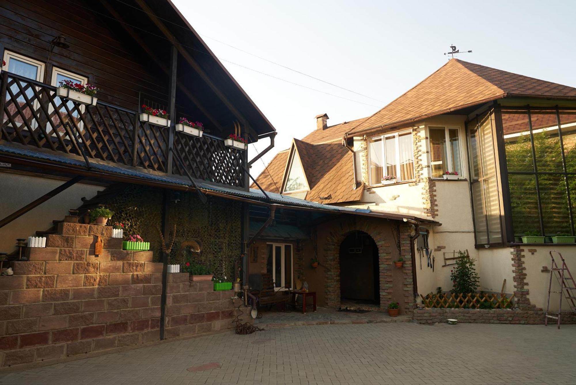 Argo Guest House Karakol Extérieur photo