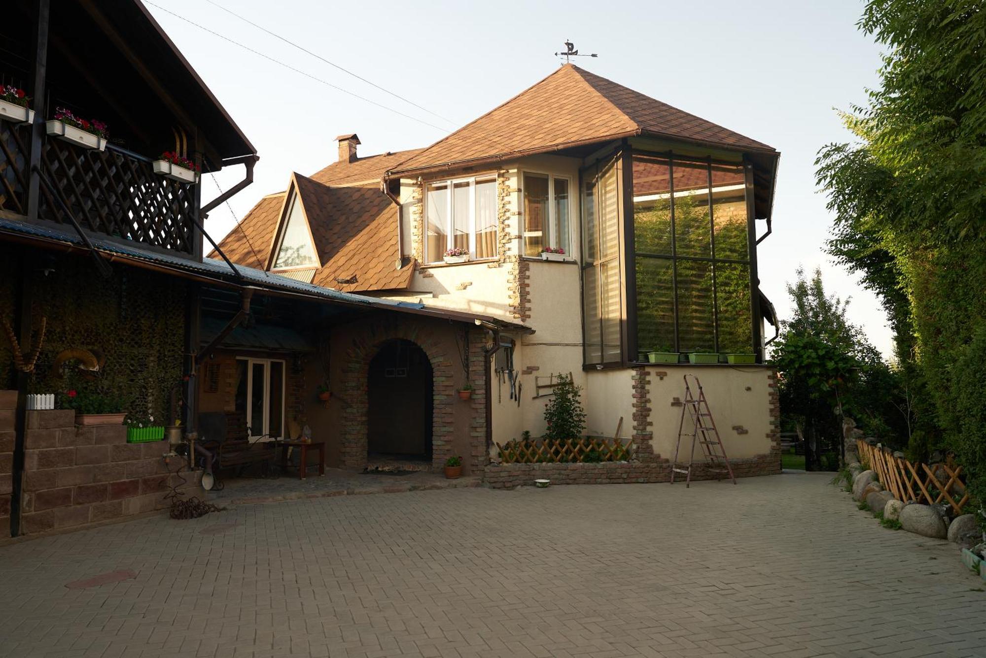 Argo Guest House Karakol Extérieur photo