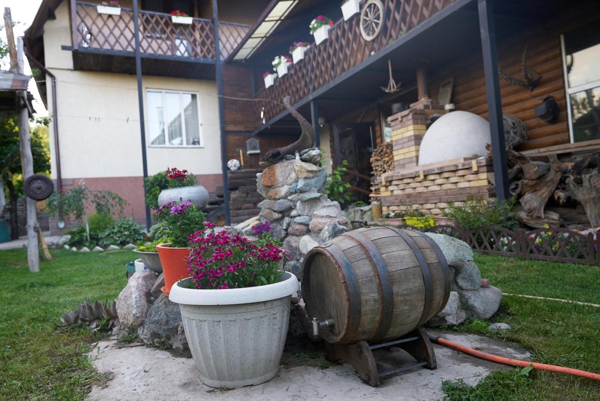 Argo Guest House Karakol Extérieur photo